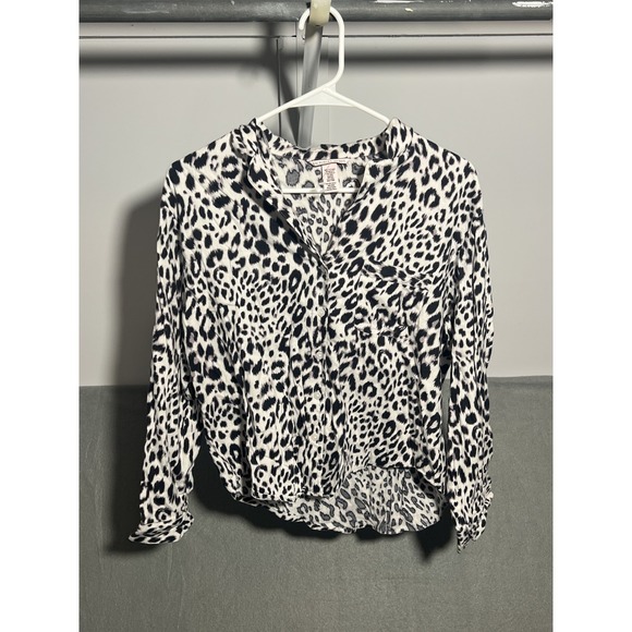 Victorias Secret Other - Victoria's Secret Women's XS Leopard Print Button-Up Pajama Sleep Shirt Top